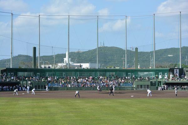 石垣市中央運動公園の野球場